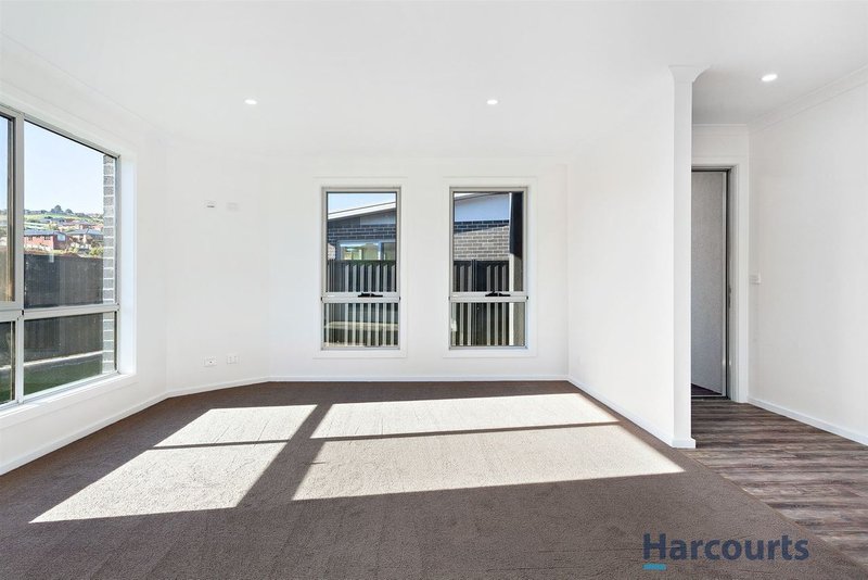 Photo - 2/25 Janet Drive, Park Grove TAS 7320 - Image 5