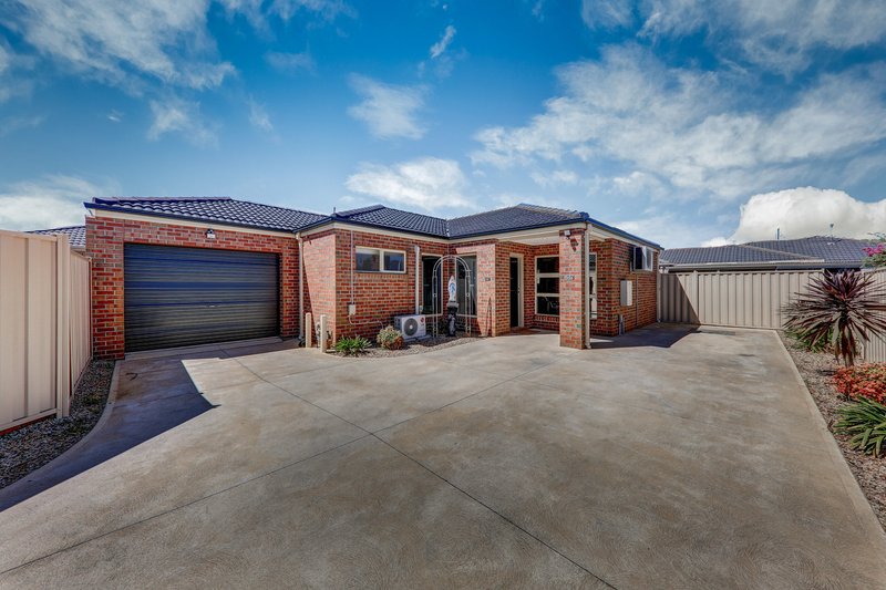 Photo - 2/25 Lady Penrhyn Drive, Melton West VIC 3337 - Image 1