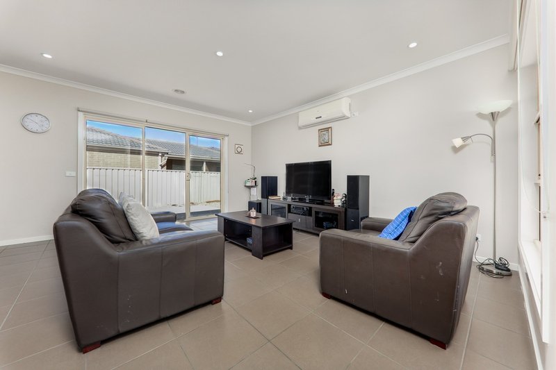 Photo - 2/25 Lady Penrhyn Drive, Melton West VIC 3337 - Image 3