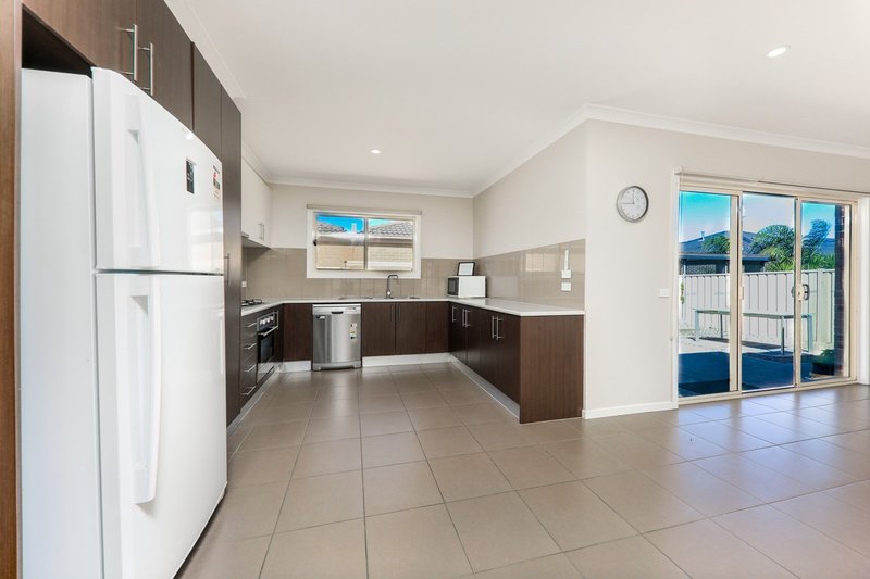 Photo - 2/25 Lady Penrhyn Drive, Melton West VIC 3337 - Image 6