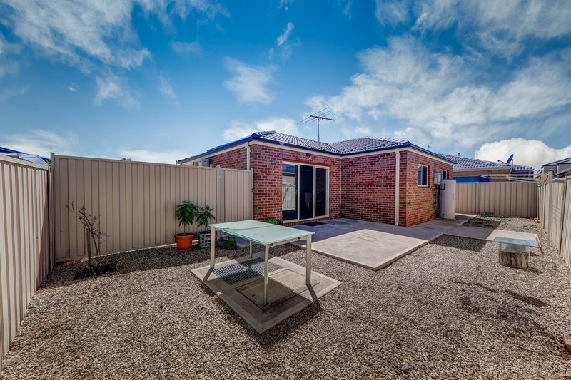 Photo - 2/25 Lady Penrhyn Drive, Melton West VIC 3337 - Image 15