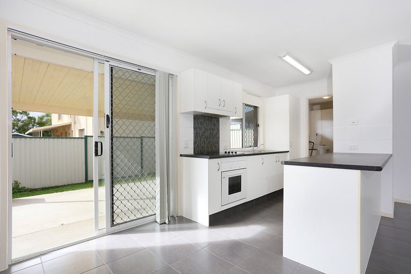 Photo - 2/25 Mcmillan Street, Labrador QLD 4215 - Image 3