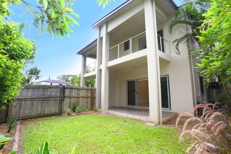 Photo - 2/25 Melinda Street, Southport QLD 4215 - Image 2