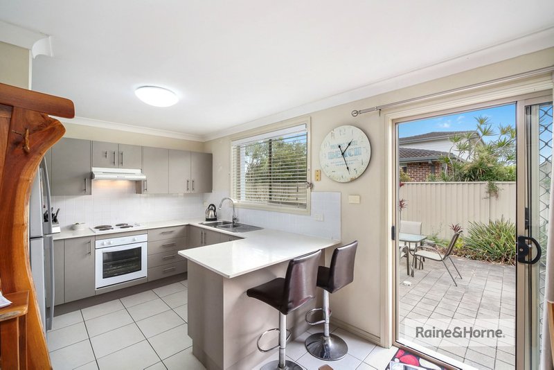 Photo - 2/25 Murray Street, Booker Bay NSW 2257 - Image 2