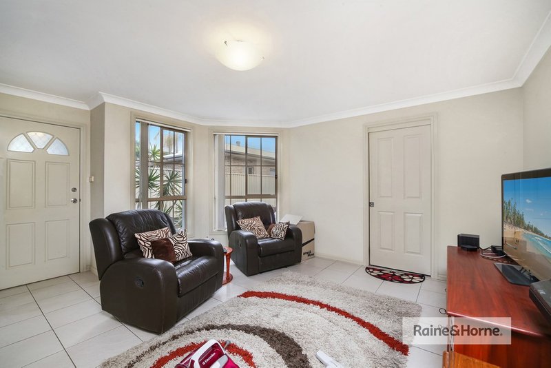 Photo - 2/25 Murray Street, Booker Bay NSW 2257 - Image 4