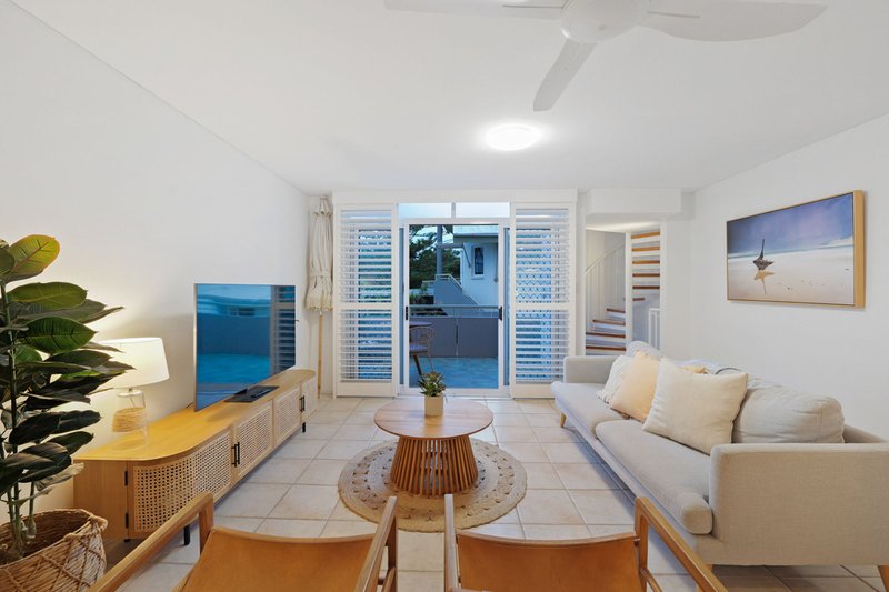 Photo - 2/25 Ngungun Street, Dicky Beach QLD 4551 - Image 3