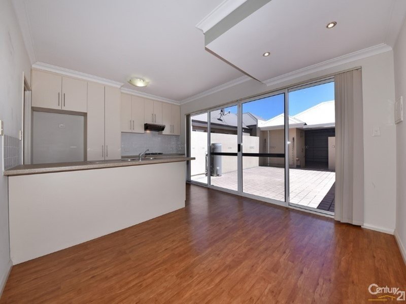 Photo - 225 Ocean Keys Boulevard, Clarkson WA 6030 - Image 8