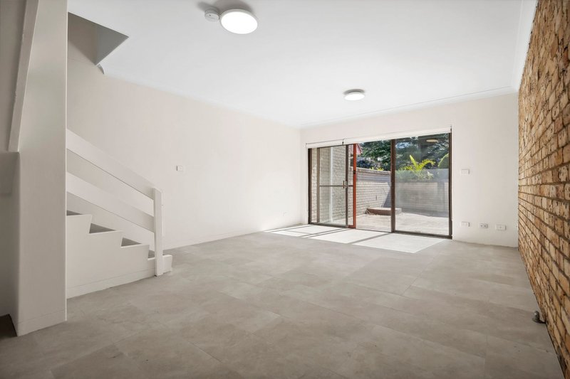 Photo - 2/25 Pacific Street, Manly NSW 2095 - Image 2