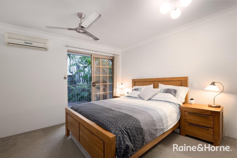 Photo - 2/25 Payne Street, Indooroopilly QLD 4068 - Image 5