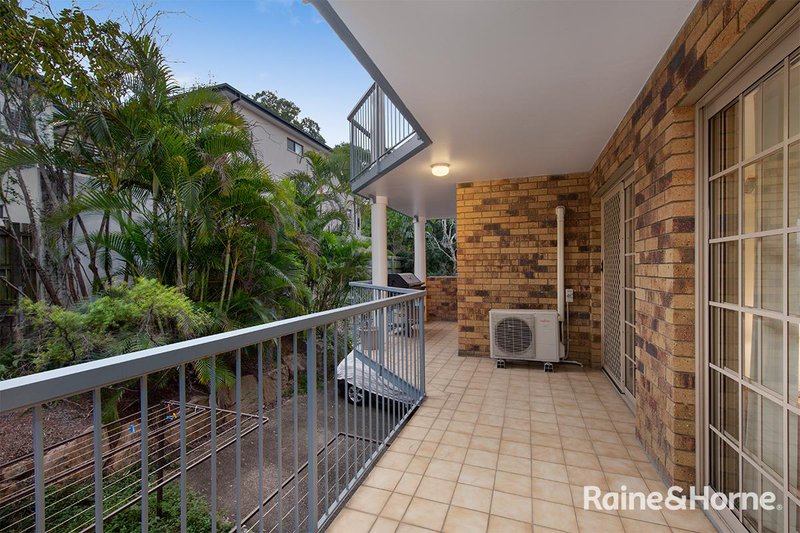 Photo - 2/25 Payne Street, Indooroopilly QLD 4068 - Image 7