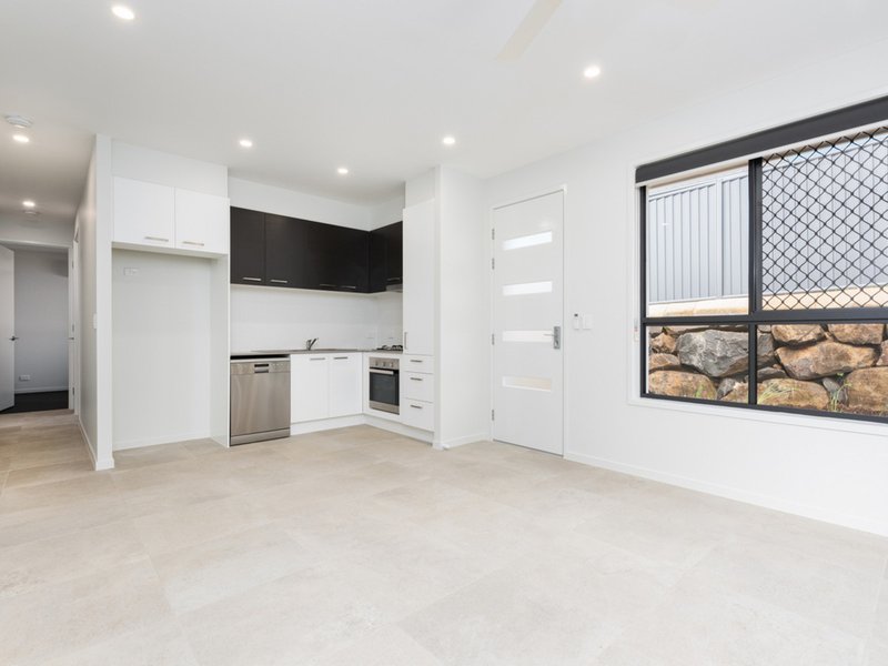 Photo - 2/25 Perkins Close, Cumbalum NSW 2478 - Image 2