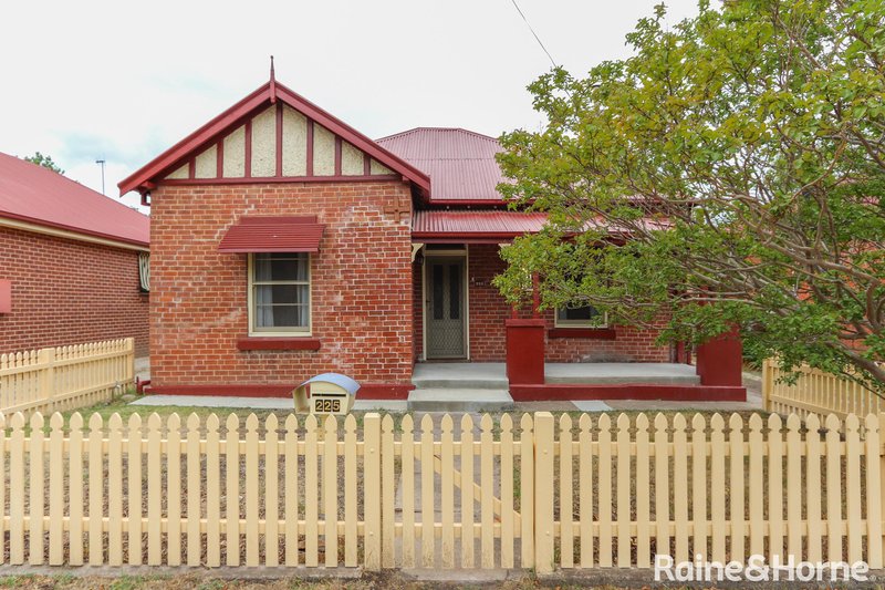 225 Rankin Street, Bathurst NSW 2795