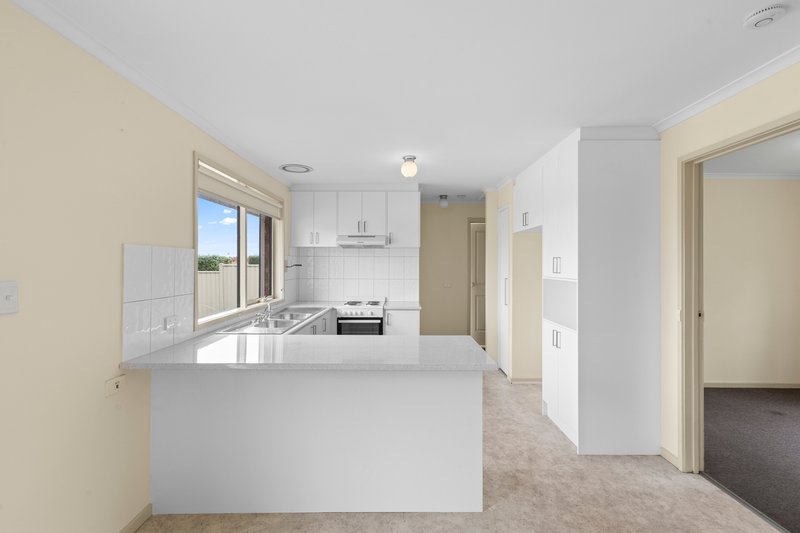 Photo - 2/25 Rokewood Crescent, Meadow Heights VIC 3048 - Image 2