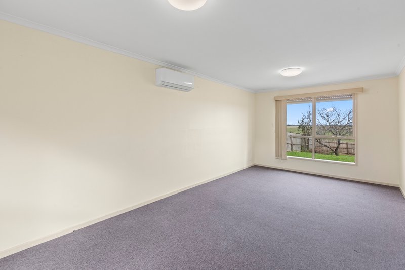 Photo - 2/25 Rokewood Crescent, Meadow Heights VIC 3048 - Image 7