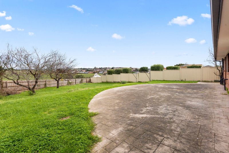 Photo - 2/25 Rokewood Crescent, Meadow Heights VIC 3048 - Image 11