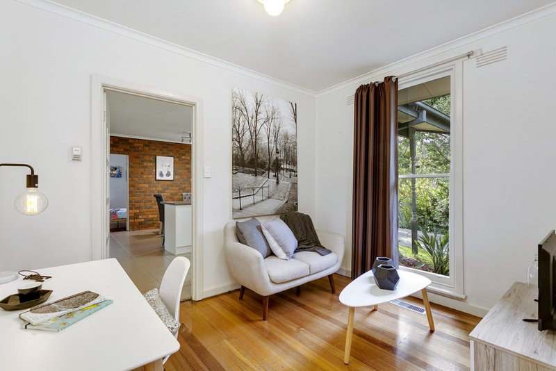 Photo - 2/25 Ruskin Avenue, Croydon VIC 3136 - Image 4