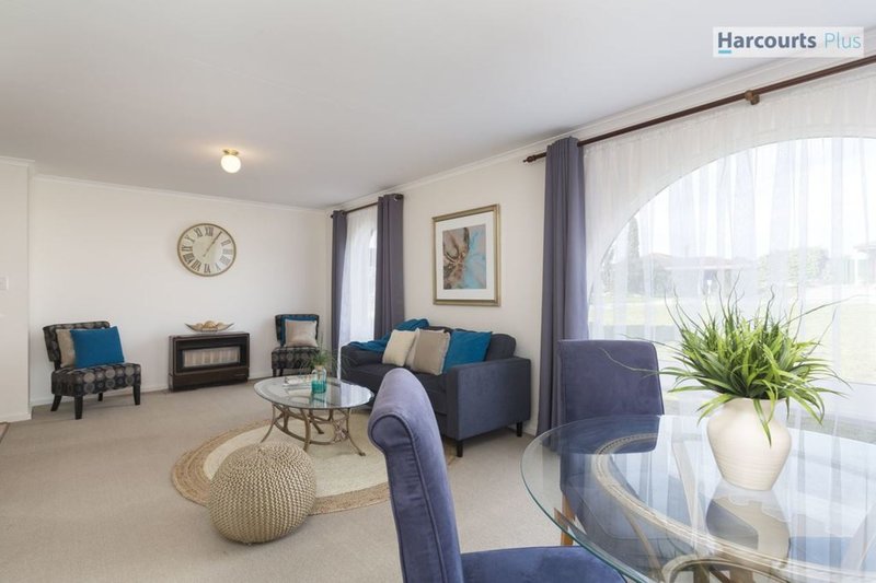 Photo - 225 Sandison Road, Hallett Cove SA 5158 - Image 7