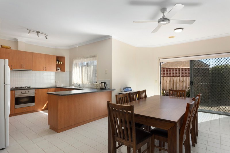 Photo - 2/25 Schmitt Court, Whittington VIC 3219 - Image 3