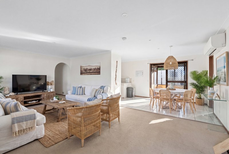 Photo - 2/25 Tekapo Street, Broadbeach Waters QLD 4218 - Image 2