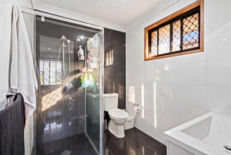 Photo - 2/25 Tekapo Street, Broadbeach Waters QLD 4218 - Image 8