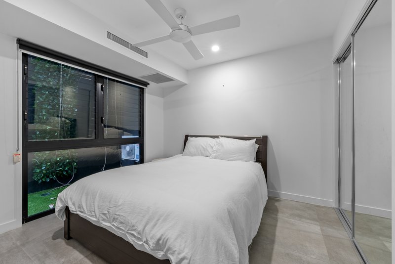 Photo - 2/25 Waratah Avenue, Biggera Waters QLD 4216 - Image 9