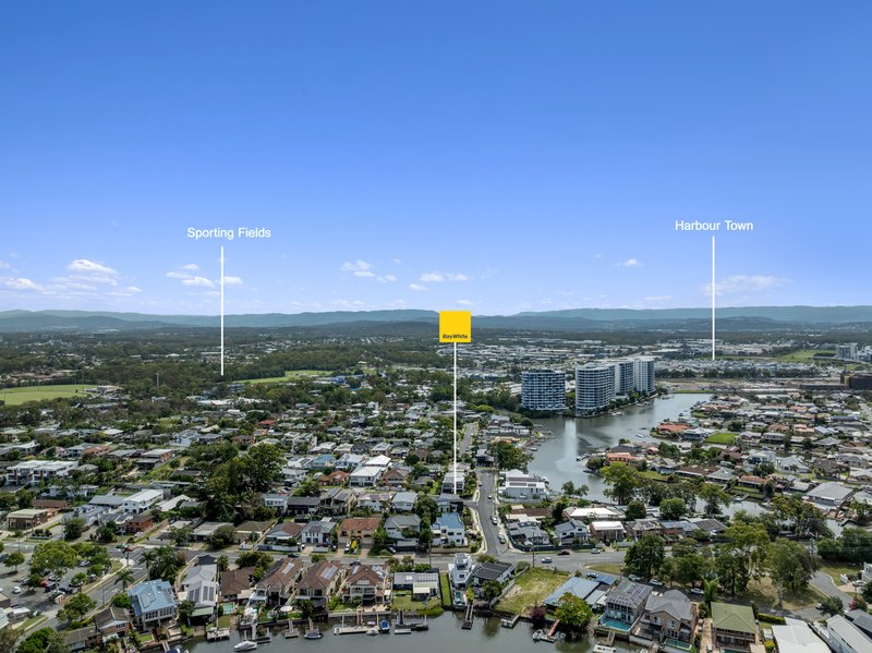 Photo - 2/25 Waratah Avenue, Biggera Waters QLD 4216 - Image 18
