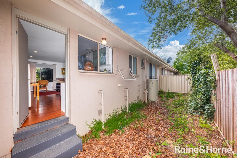 Photo - 2/25 Worcester Road, Gisborne VIC 3437 - Image 10