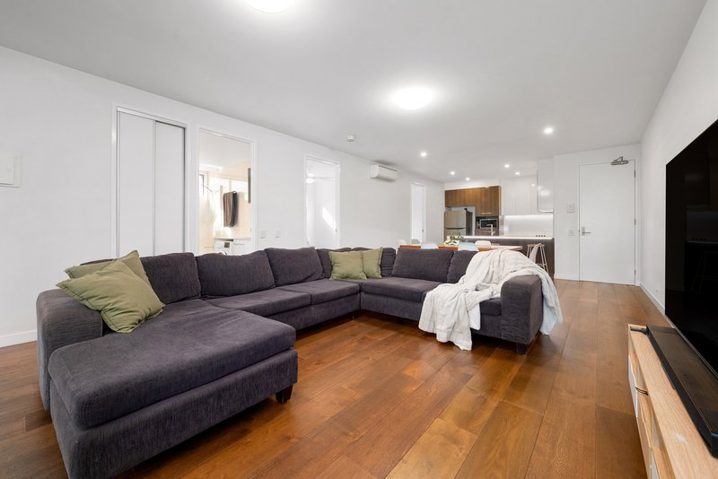 Photo - 2/25 Worden Street, Morningside QLD 4170 - Image 2