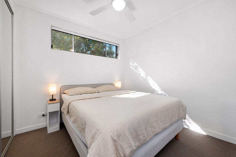 Photo - 2/25 Worden Street, Morningside QLD 4170 - Image 17