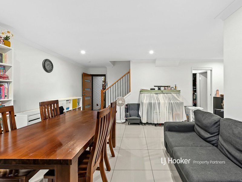 Photo - 2/25 Yarrawonga Street, Calamvale QLD 4116 - Image 7