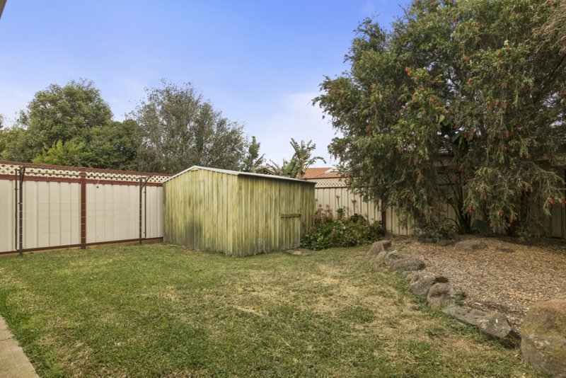 Photo - 2/253 Greaves Street North, Werribee VIC 3030 - Image 9