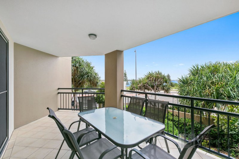 Photo - 225/392 Marine Parade, Labrador QLD 4215 - Image 2