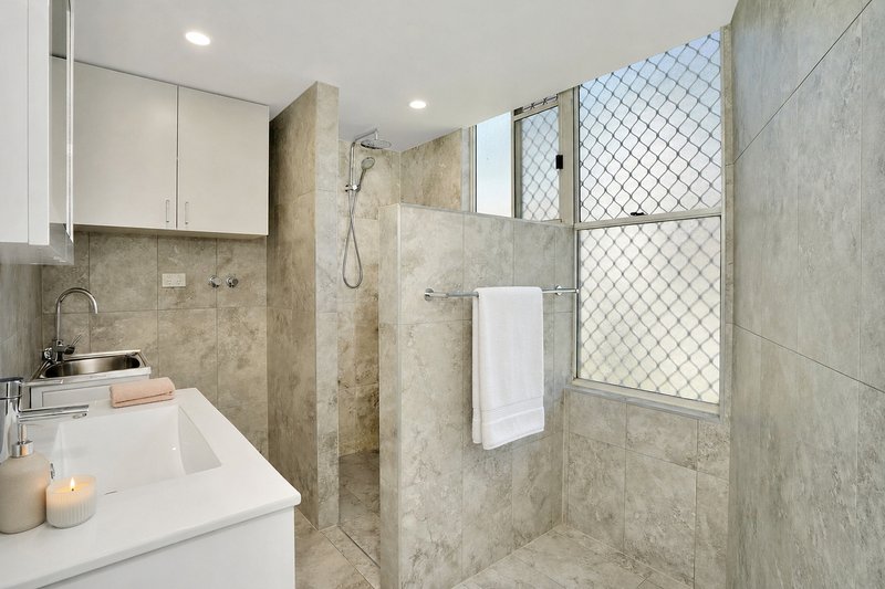 Photo - 2/258 Riding Road, Balmoral QLD 4171 - Image 6