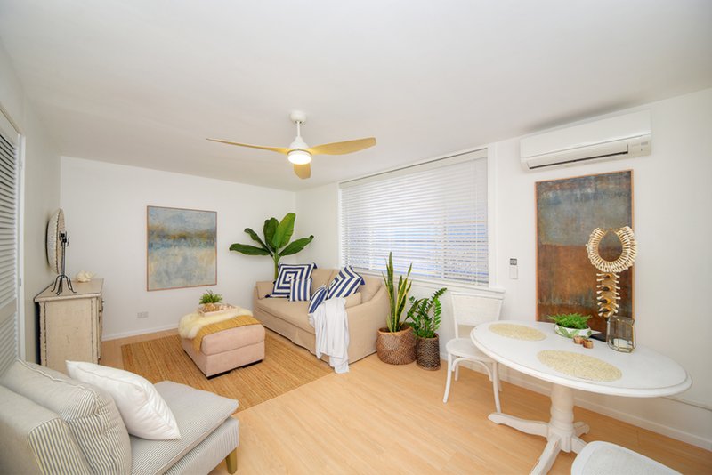 Photo - 2/2589 Gold Coast Highway, Mermaid Beach QLD 4218 - Image 2