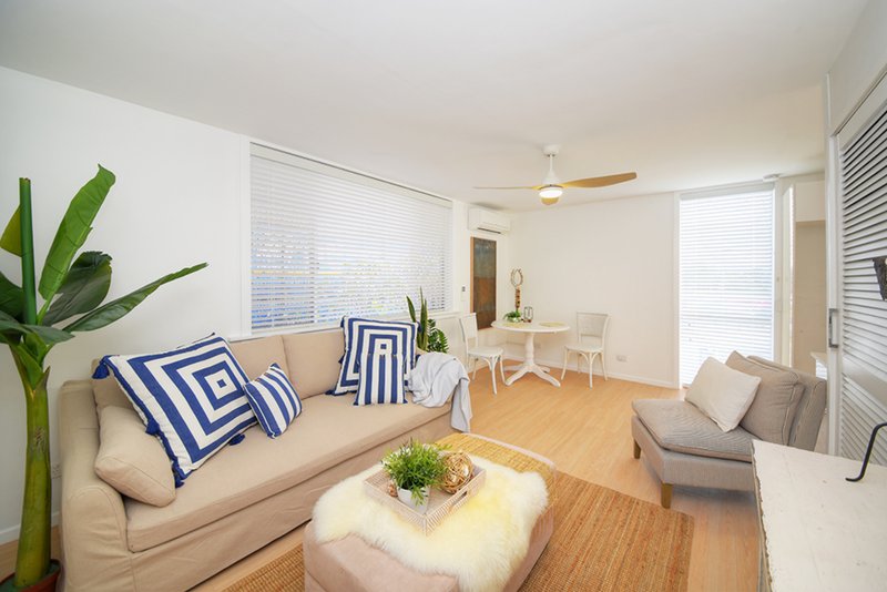 Photo - 2/2589 Gold Coast Highway, Mermaid Beach QLD 4218 - Image 3