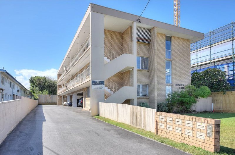 Photo - 2/2589 Gold Coast Highway, Mermaid Beach QLD 4218 - Image 8