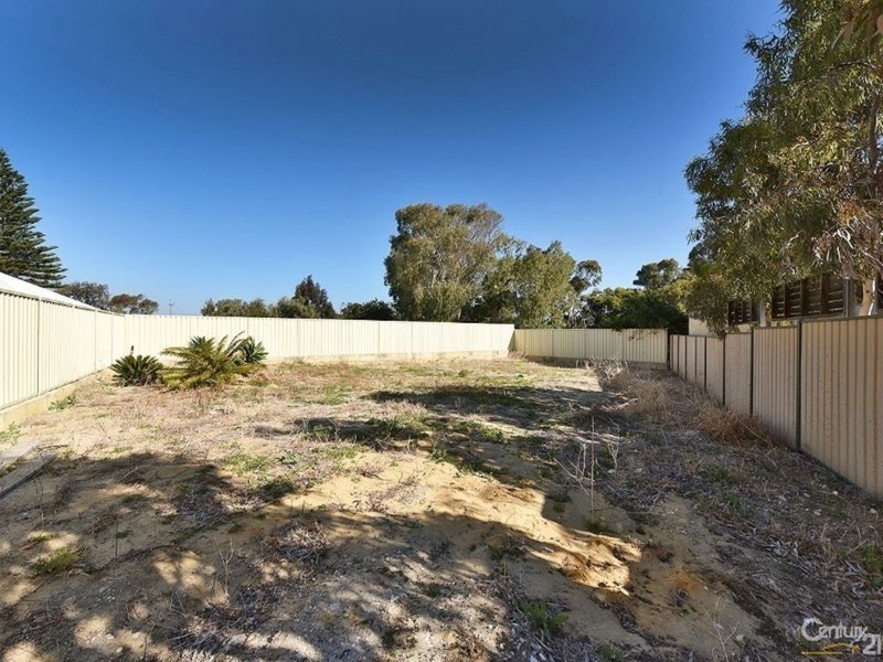 Photo - 2/25A Rees Drive, Quinns Rocks WA 6030 - Image