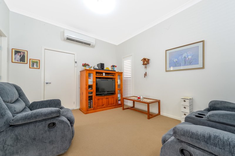 Photo - 2/26 Avondale Road, Dapto NSW 2530 - Image 3