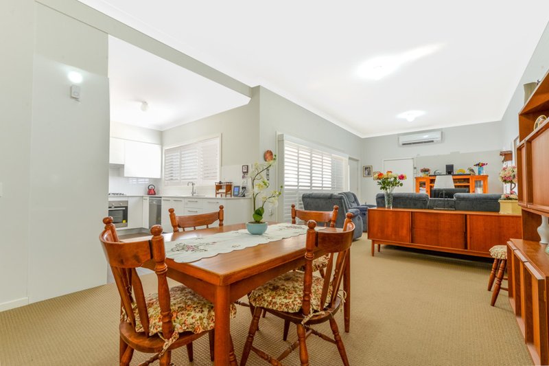 Photo - 2/26 Avondale Road, Dapto NSW 2530 - Image 4