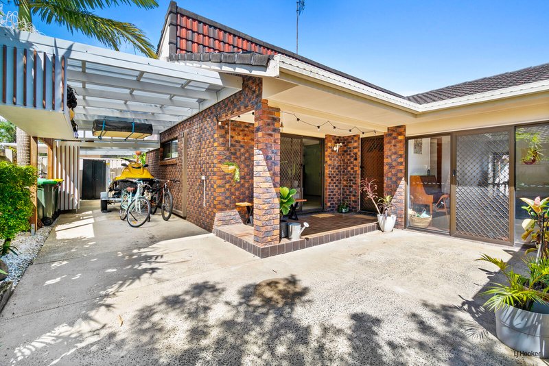 Photo - 2/26 Bambaroo Crescent, Tweed Heads NSW 2485 - Image 4