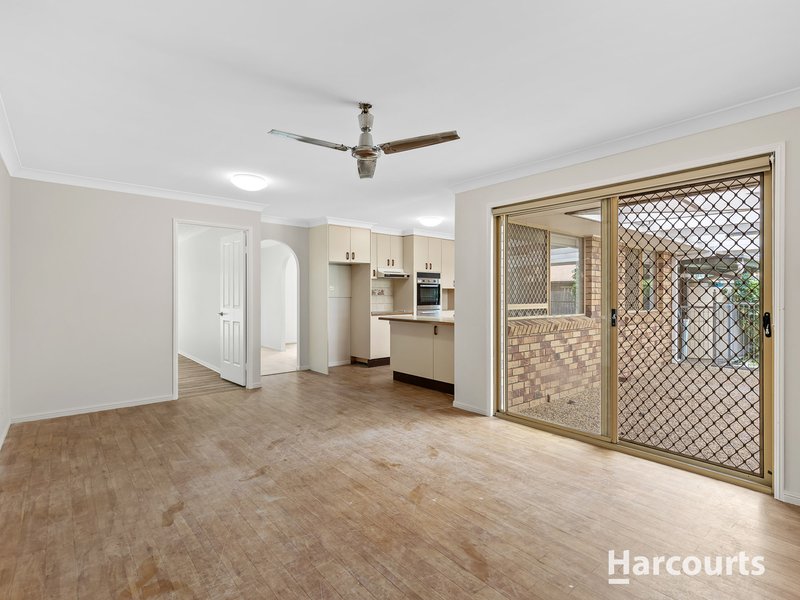 Photo - 226 Bayliss Road, Heritage Park QLD 4118 - Image 5