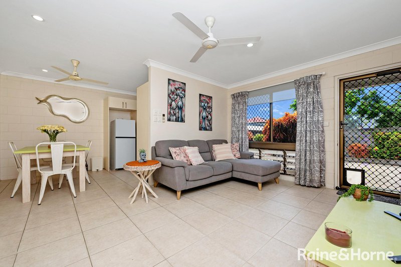 Photo - 2/26 Cavendish Street, Pimlico QLD 4812 - Image 3