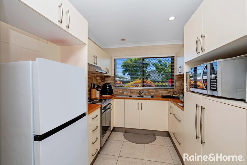 Photo - 2/26 Cavendish Street, Pimlico QLD 4812 - Image 5