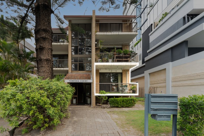 Photo - 2/26 First Avenue, Broadbeach QLD 4218 - Image 3