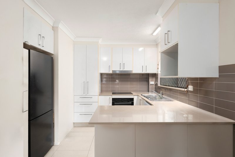 Photo - 2/26 First Avenue, Broadbeach QLD 4218 - Image 6