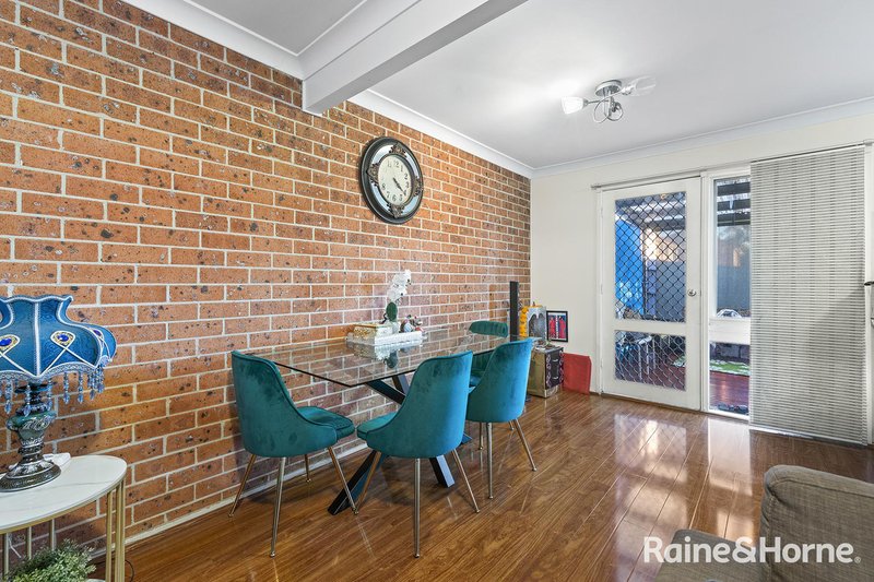 Photo - 22/6 Jacquinot Place, Glenfield NSW 2167 - Image 6