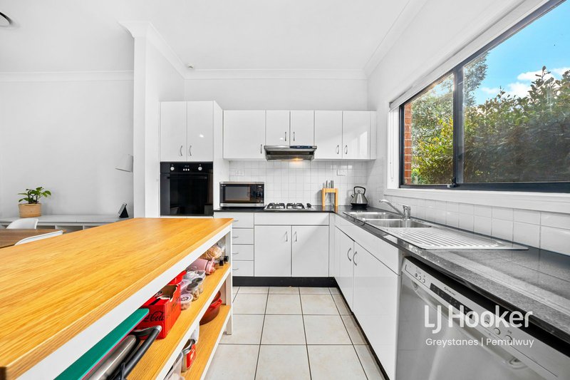 Photo - 2/26 Jersey Road, Greystanes NSW 2145 - Image 3