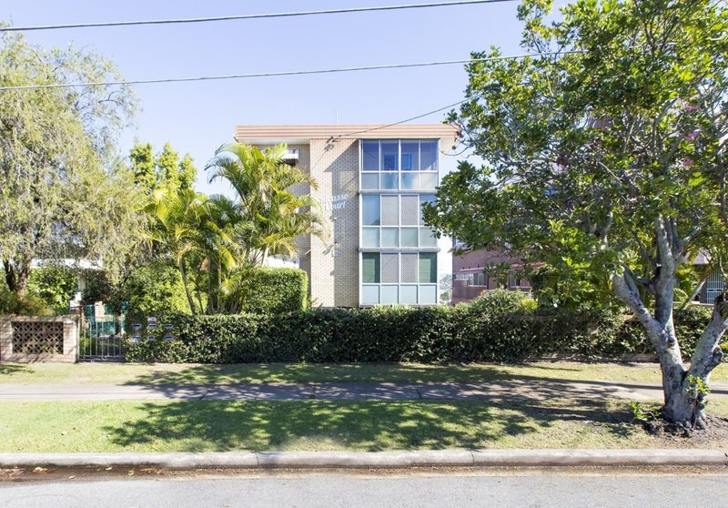 Photo - 2/26 Kirkland Avenue, Coorparoo QLD 4151 - Image 2