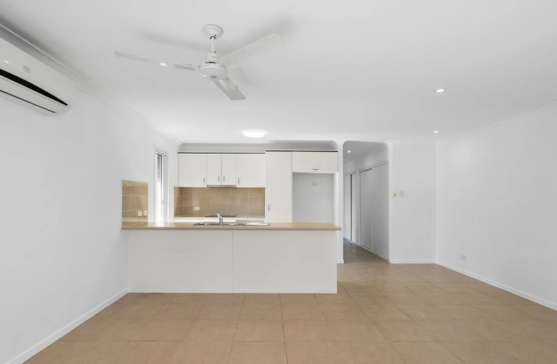 Photo - 2/26 Navickas Circuit, Redbank Plains QLD 4301 - Image 5