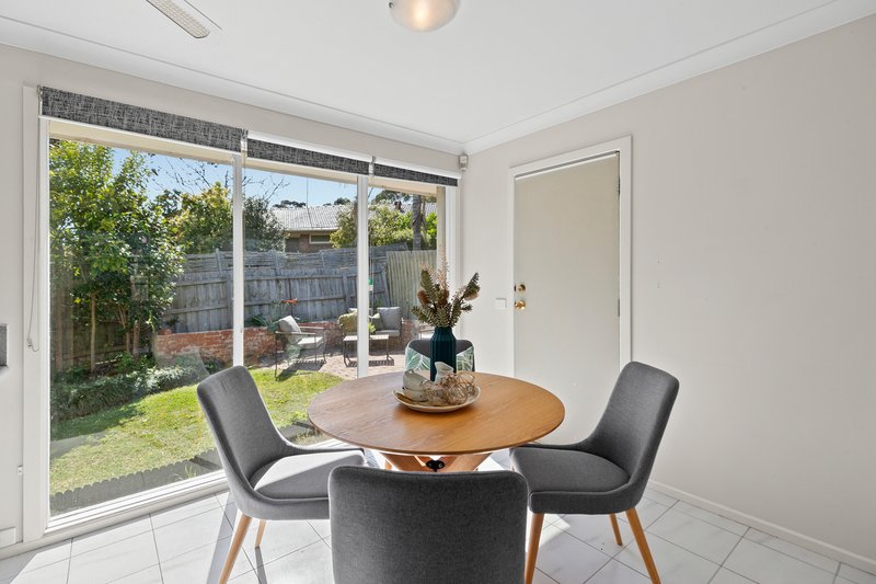 Photo - 2/26 Oliver Street, Ringwood VIC 3134 - Image 5